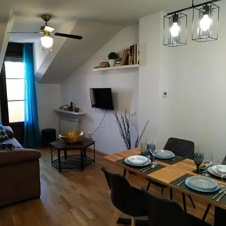 Vega-aranda Apartment *